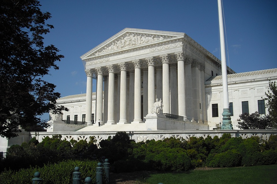 You are currently viewing Supreme Court Decision on Owner-Operators Impacts the Trucking Industry